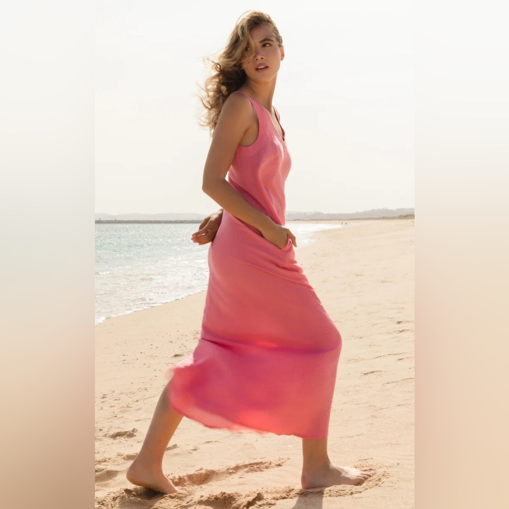 Velvet by Graham & Spencer Coral Pink Sleeveless Dress